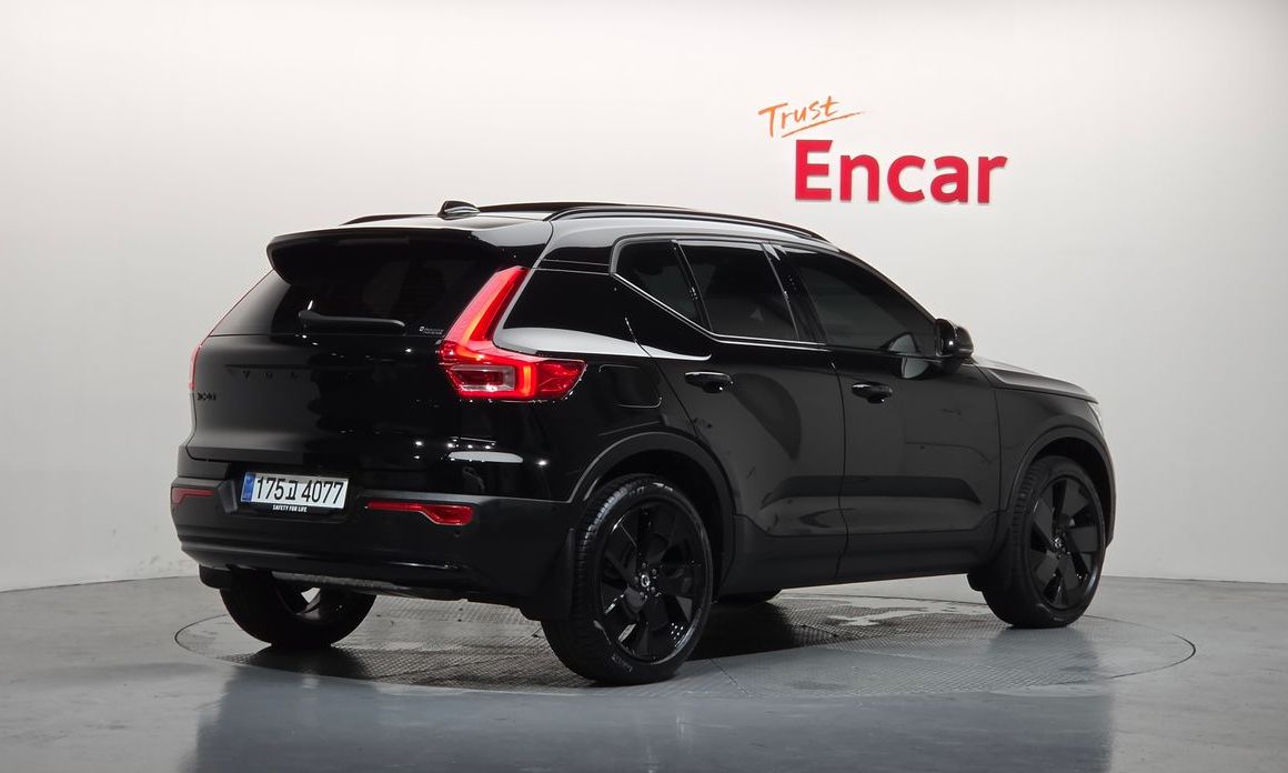Volvo XC40 2025