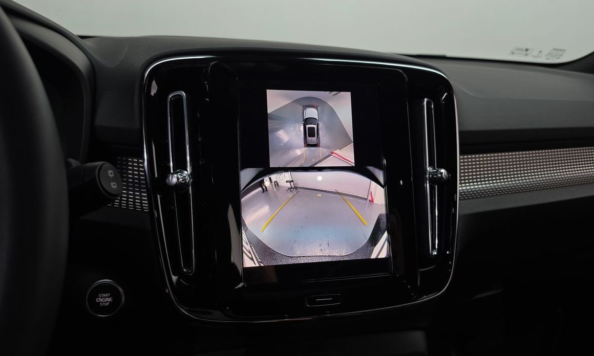 Volvo XC40 2025