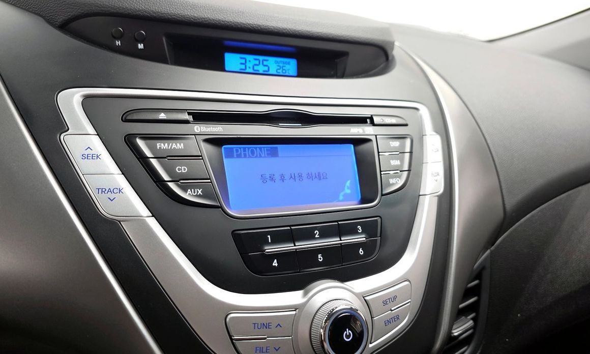 Hyundai AVANTE 2012