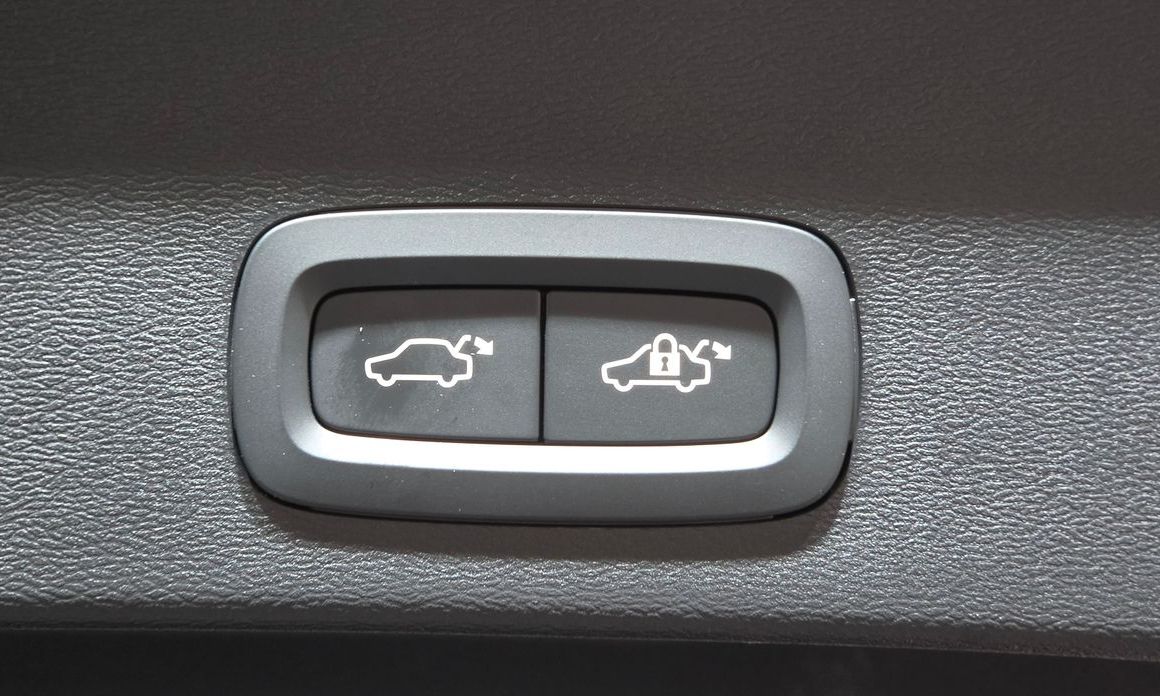 Volvo XC40 2025
