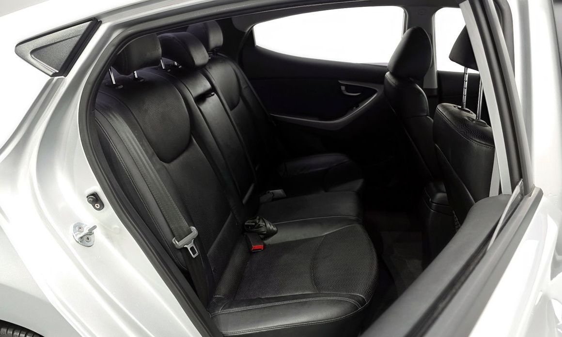 Hyundai AVANTE 2012