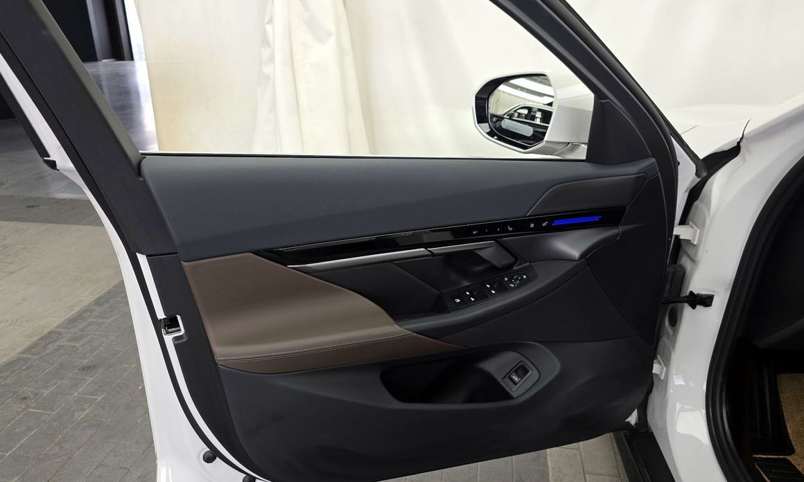 BMW 5-Series 2024