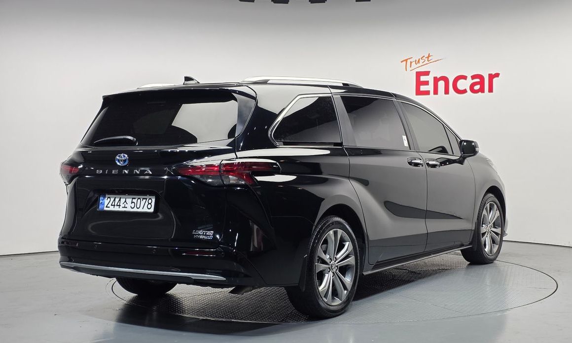 Toyota Sienna 2024