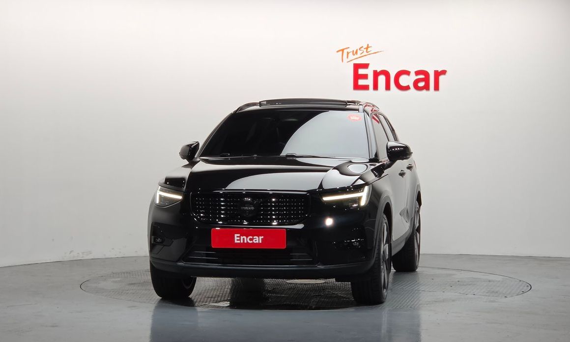 Volvo XC40 2025
