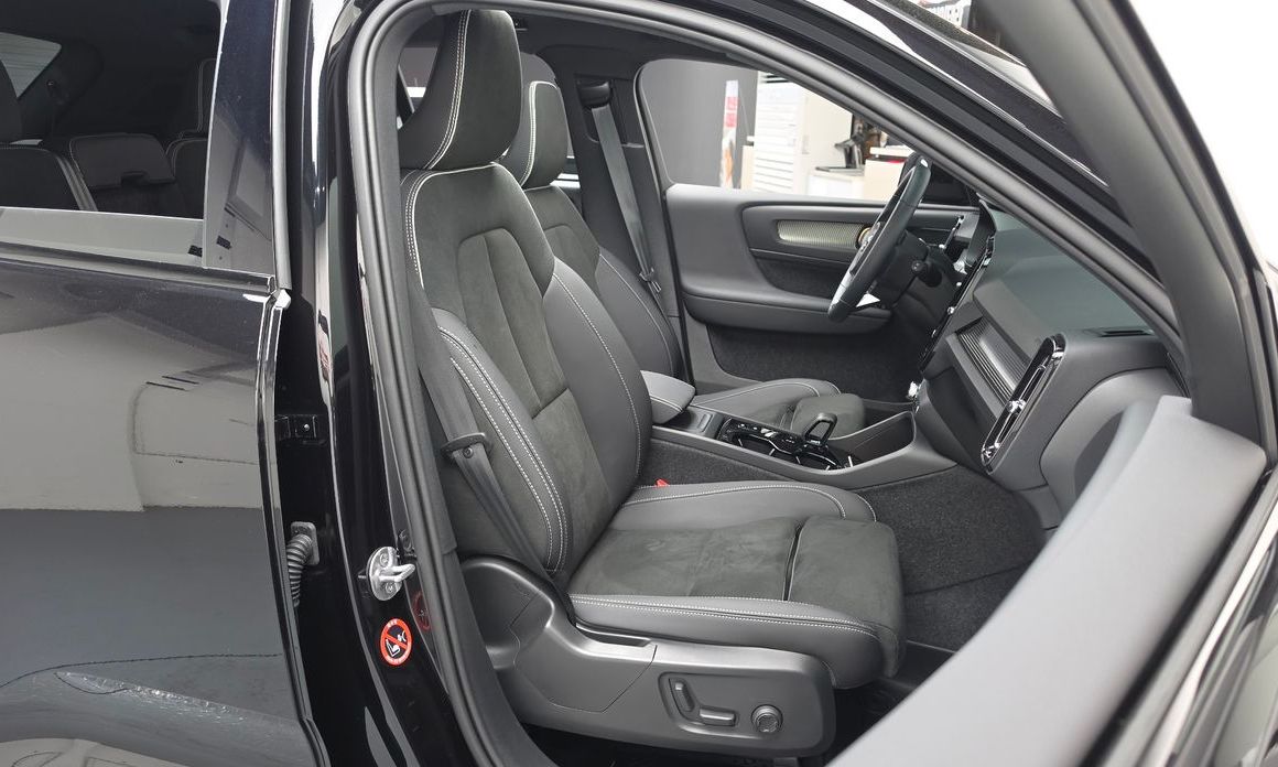 Volvo XC40 2025