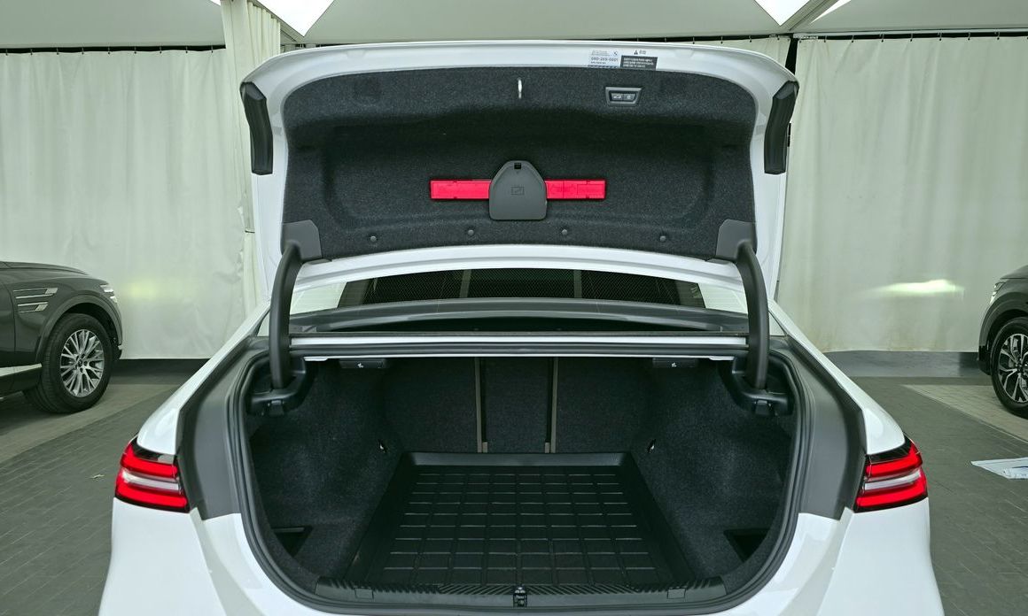 BMW 5-Series 2024