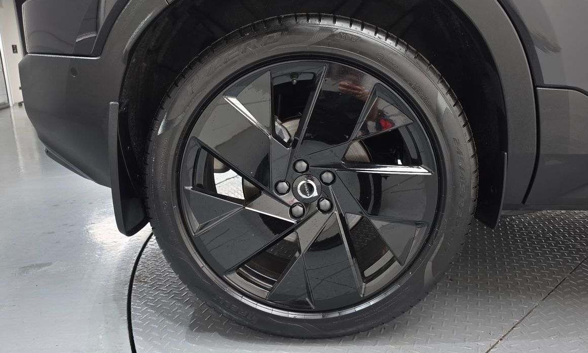 Volvo XC40 2025
