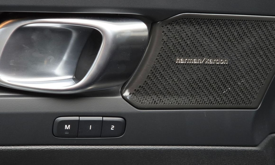 Volvo XC40 2025