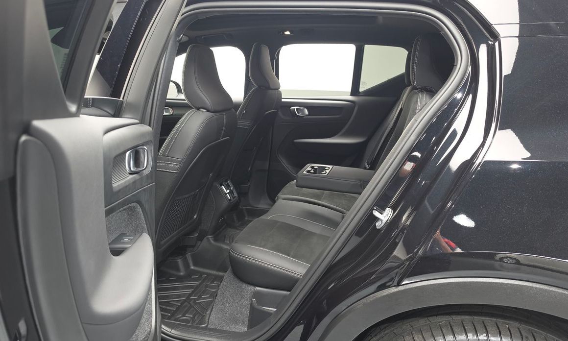 Volvo XC40 2025