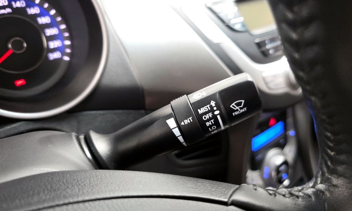 Hyundai AVANTE 2012