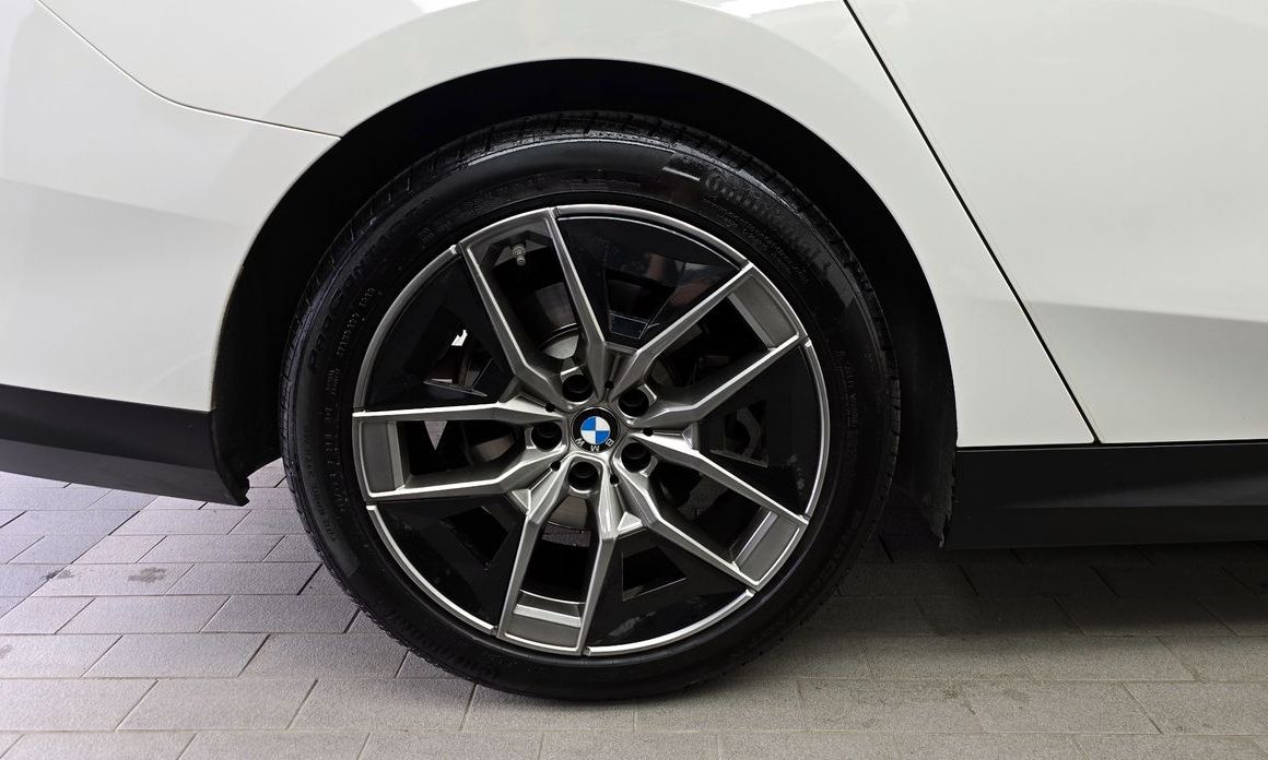 BMW 5-Series 2024
