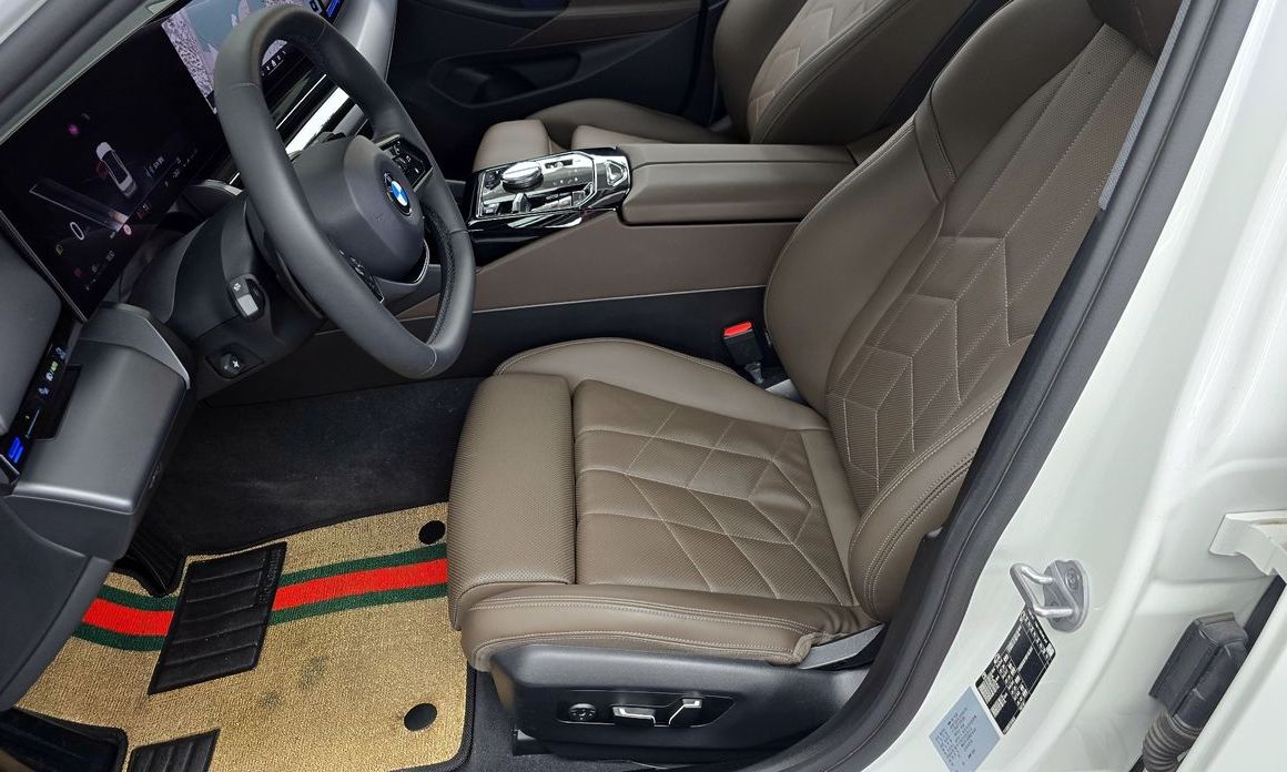 BMW 5-Series 2024