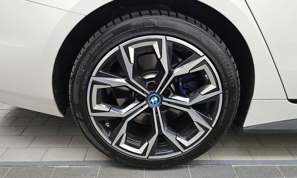 BMW i4 2023