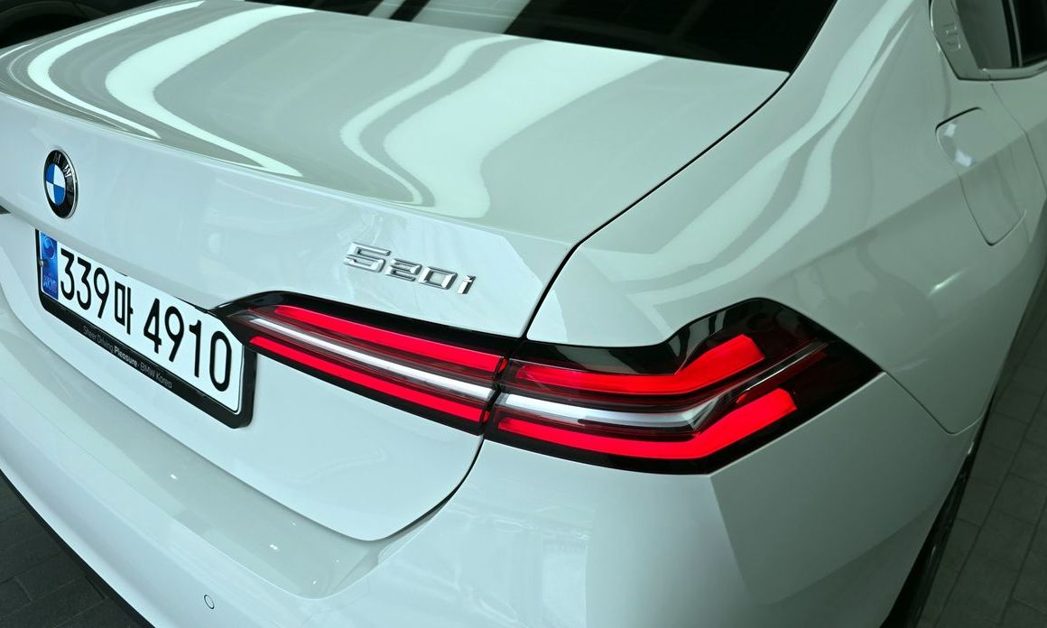 BMW 5-Series 2024