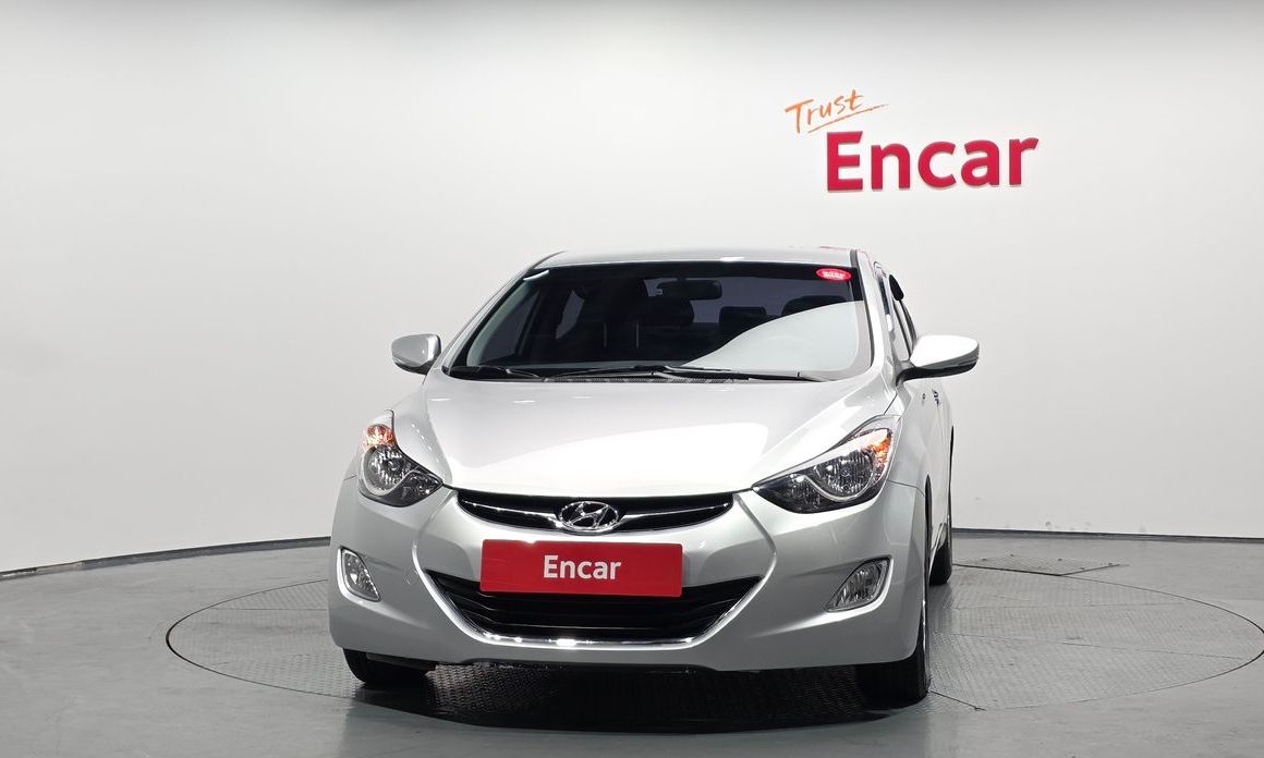 Hyundai AVANTE 2012