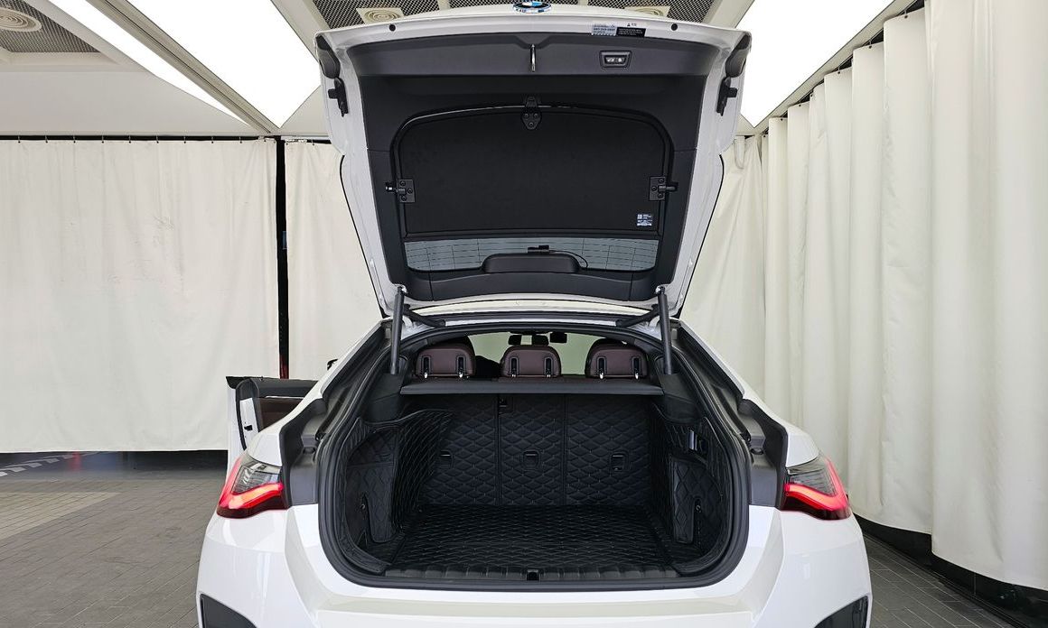 BMW i4 2023