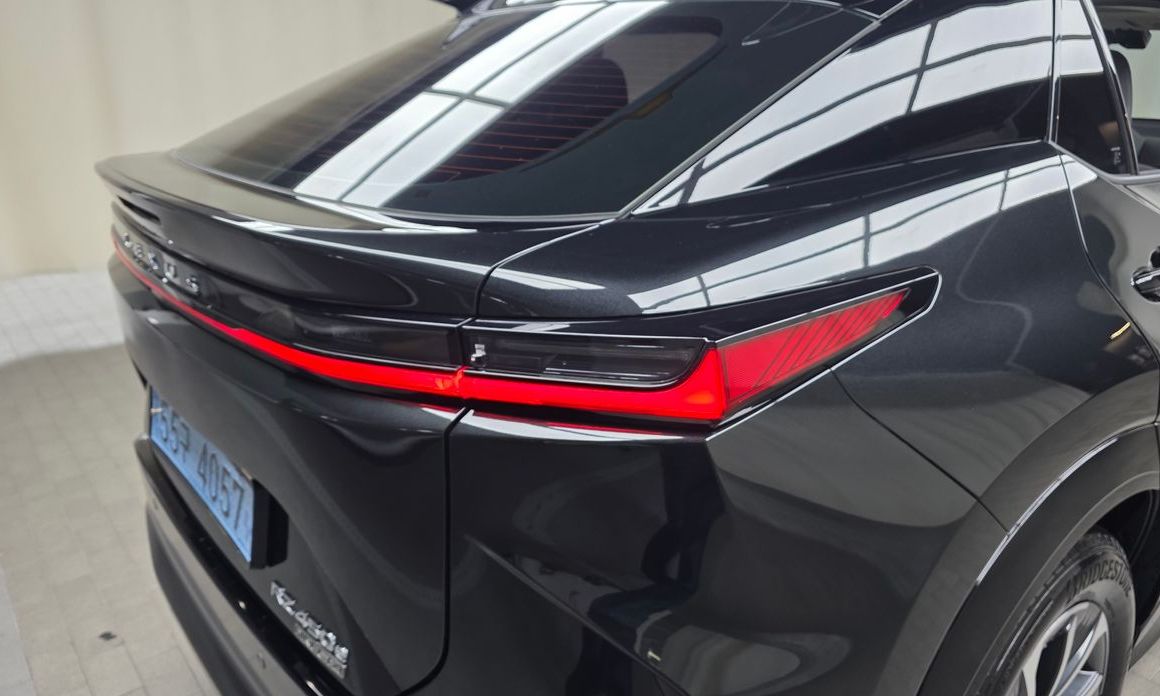 Lexus RZ 2023