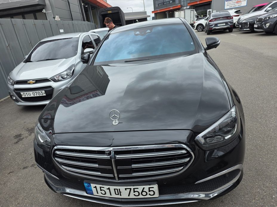 Mercedes-Benz E-Class 2023