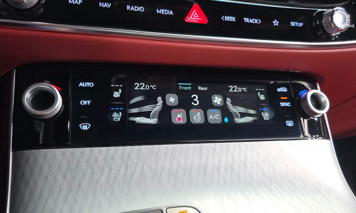 Genesis GV70 2025
