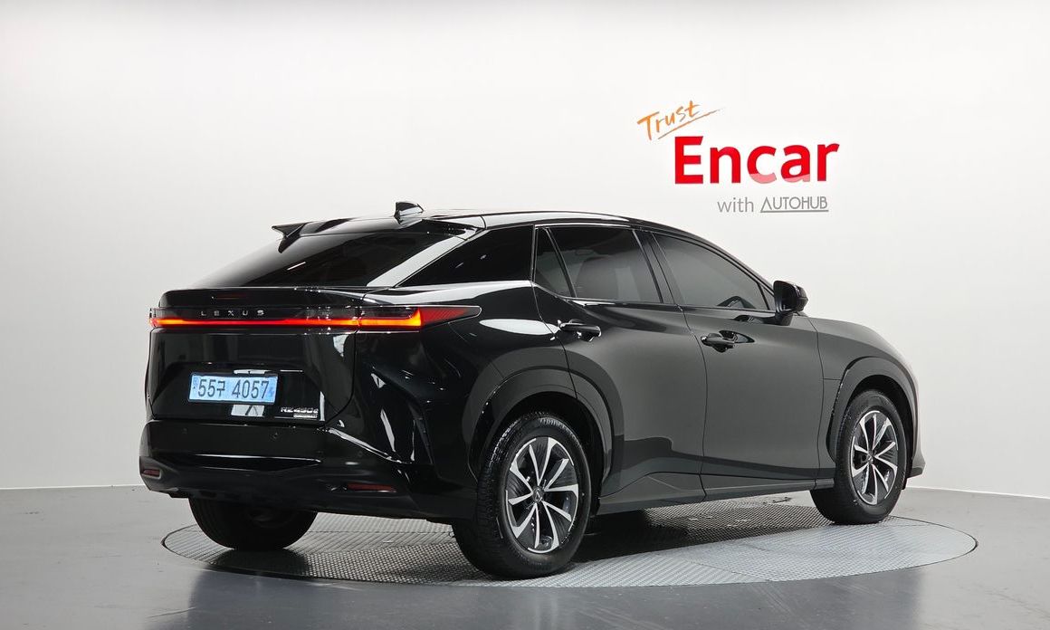 Lexus RZ 2023