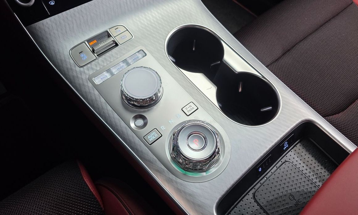 Genesis GV70 2025