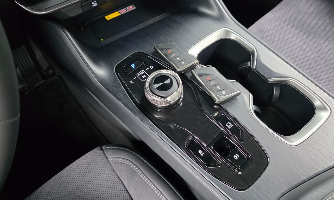 Lexus RZ 2023