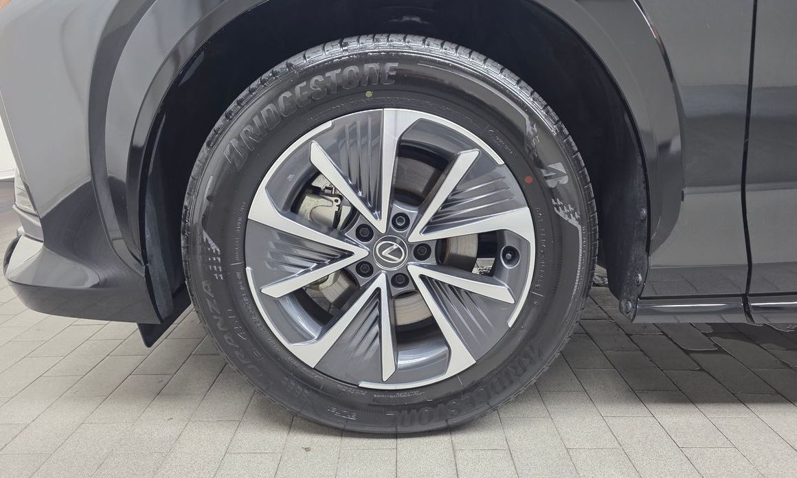 Lexus RZ 2023