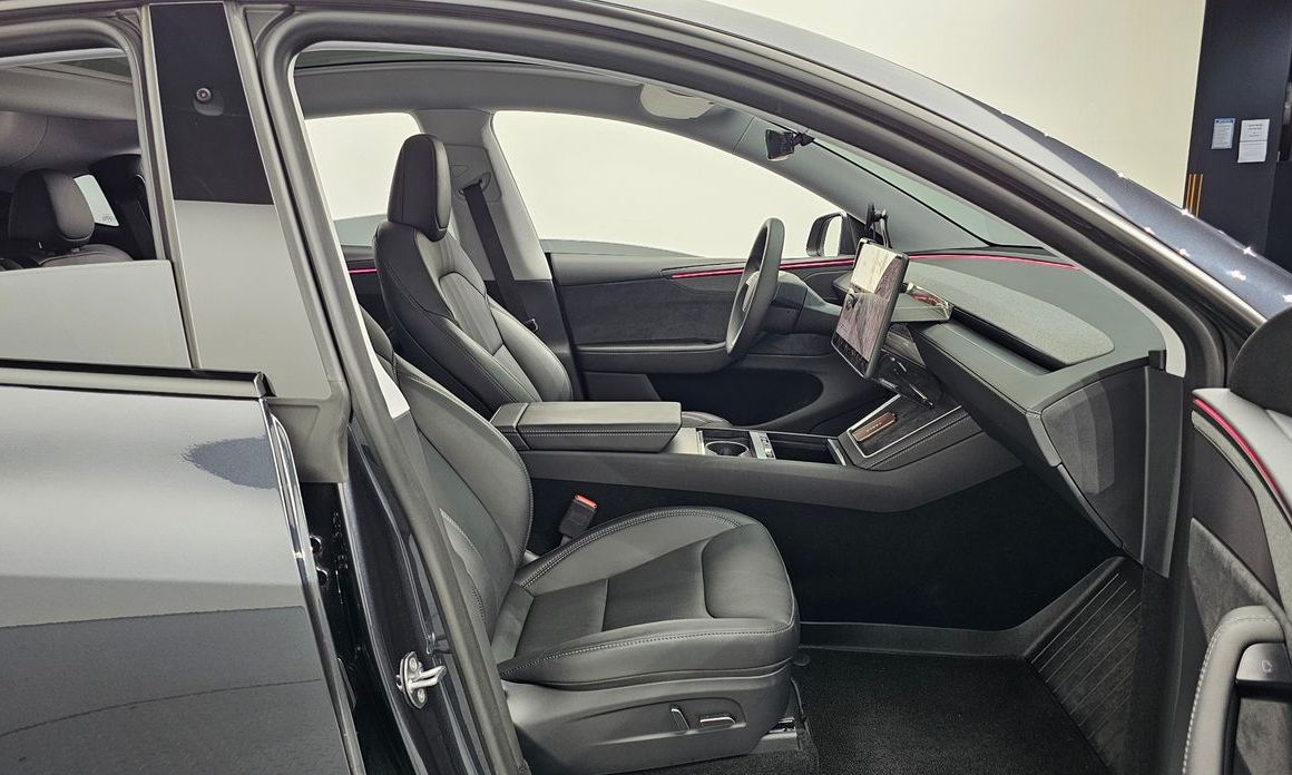Tesla Model Y 2025