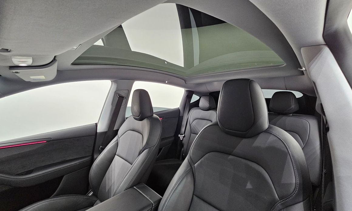 Tesla Model Y 2025