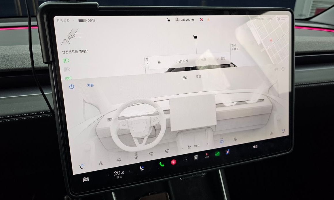 Tesla Model Y 2025