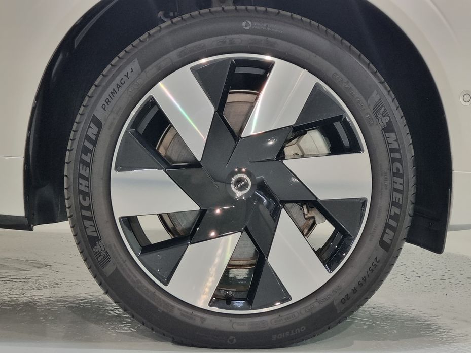 Volvo XC60 2025