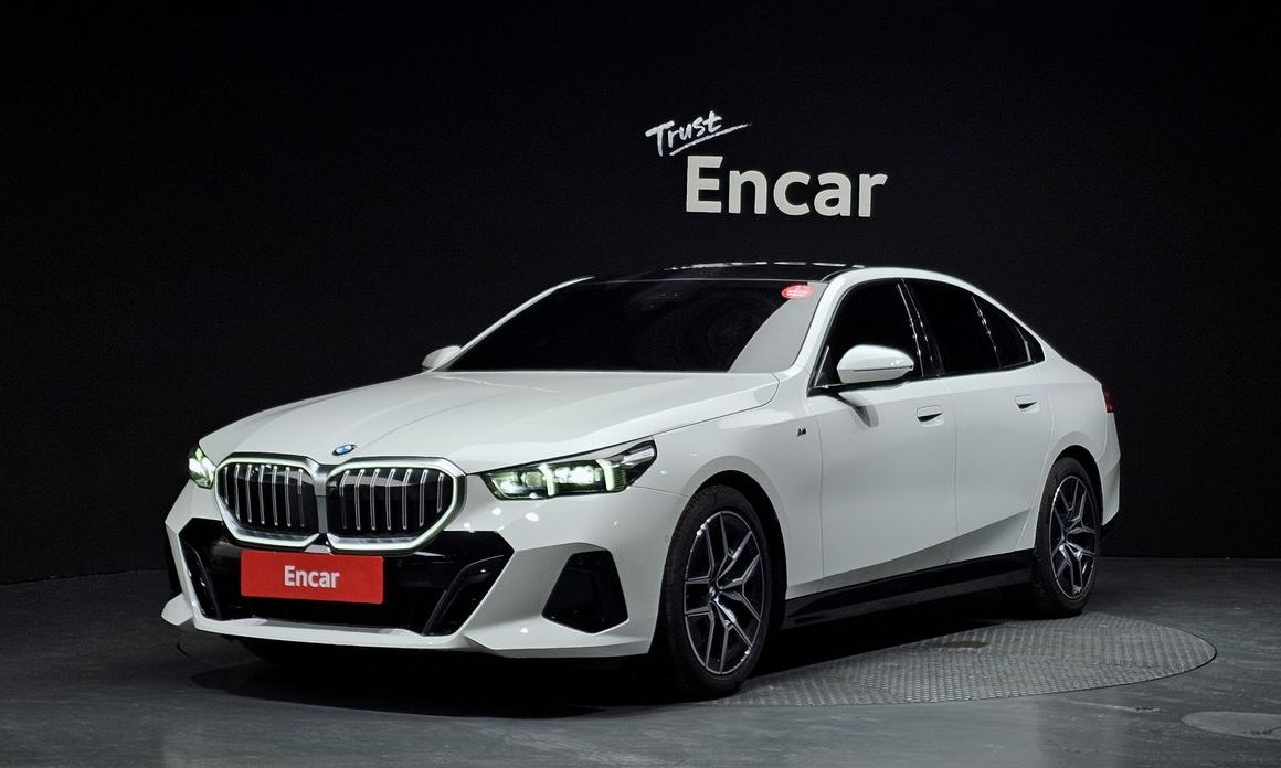 BMW 5-Series 2025