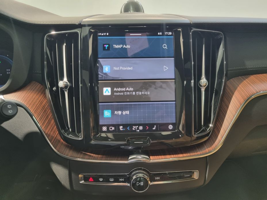 Volvo XC60 2025