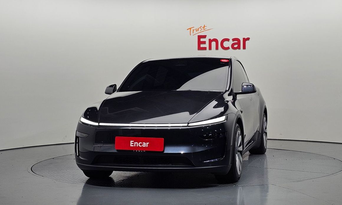 Tesla Model Y 2025