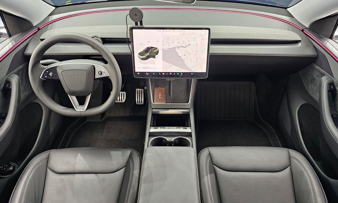 Tesla Model Y 2025