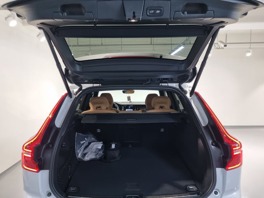 Volvo XC60 2025