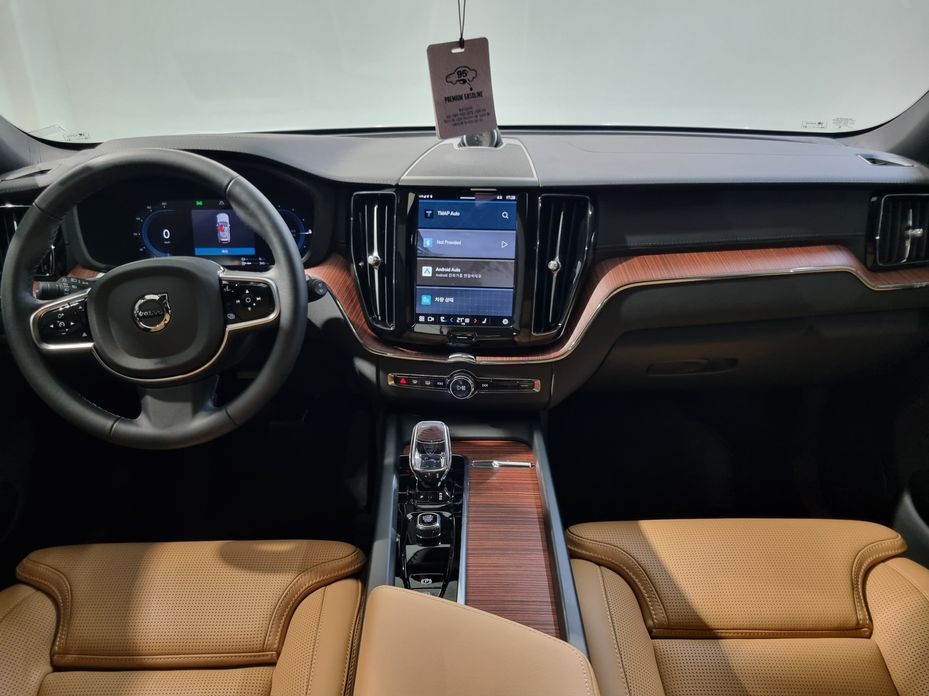 Volvo XC60 2025