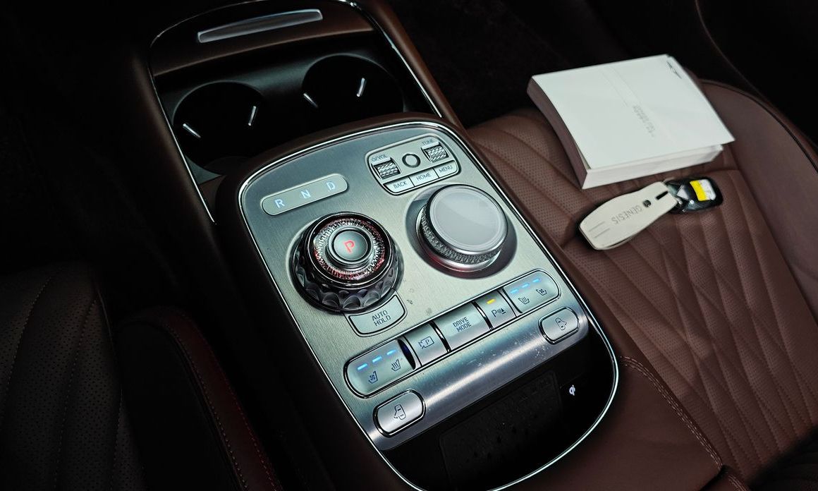 Genesis G90 2023
