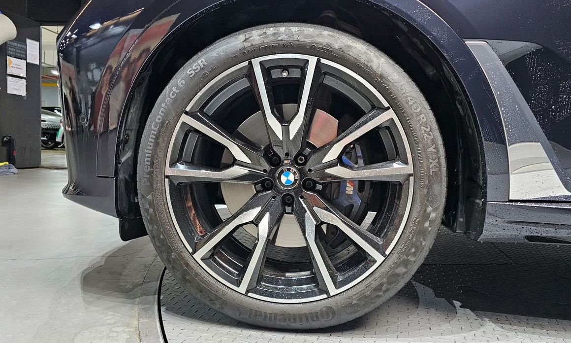 BMW X7 2021