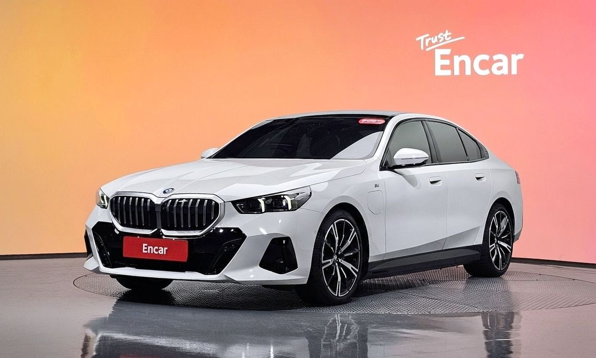 BMW 5-Series 2025