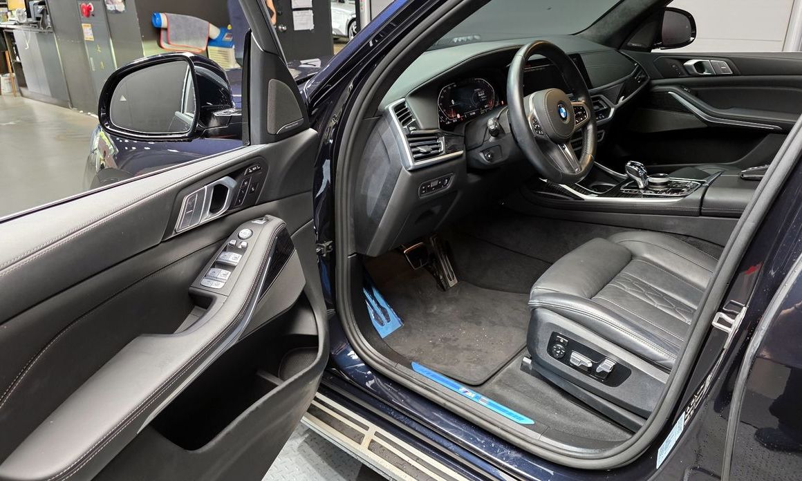 BMW X7 2021
