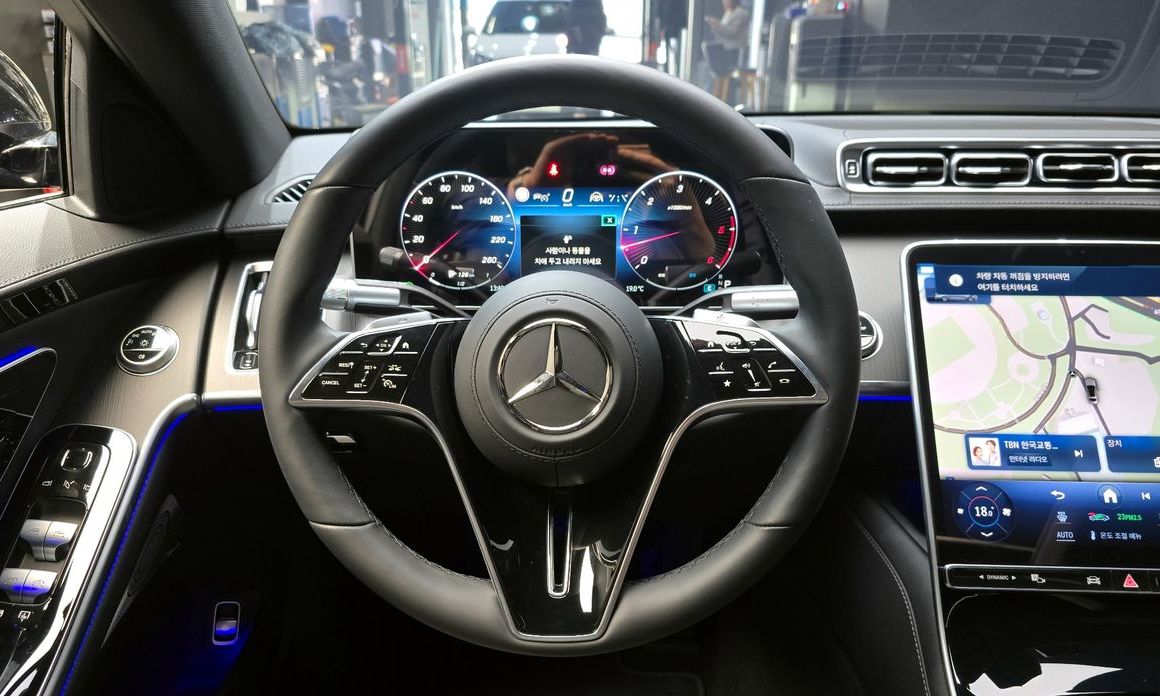 Mercedes-Benz S-Class 2025