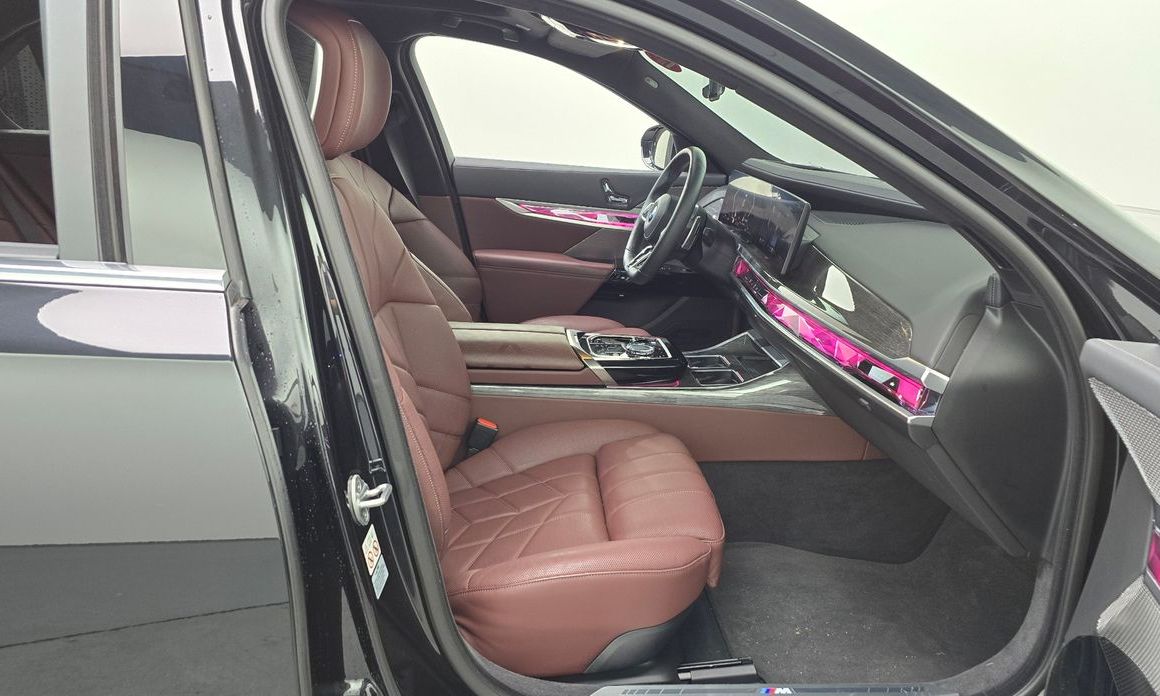 BMW 7-Series 2023
