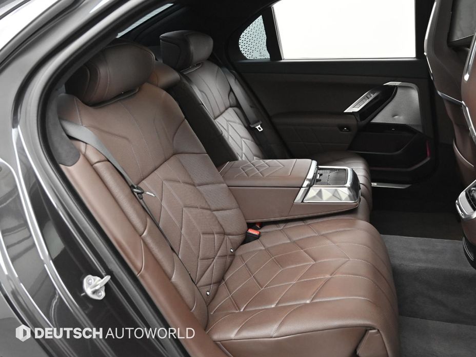 BMW 7-Series 2023
