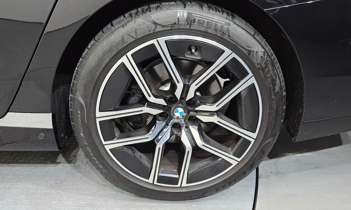BMW 7-Series 2023