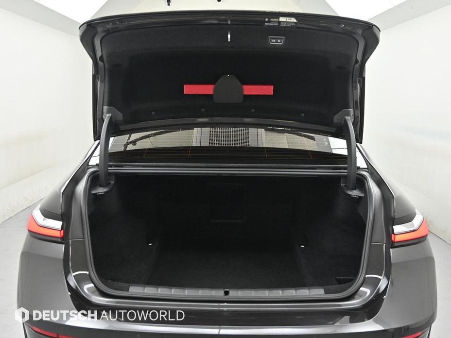 BMW 7-Series 2023