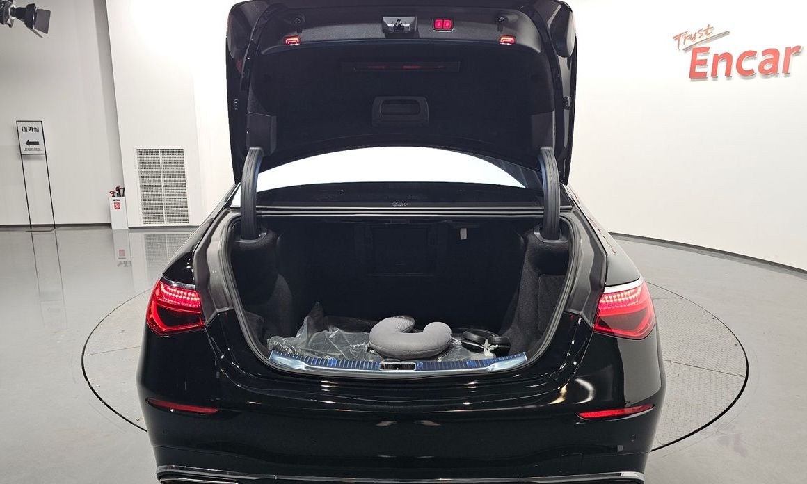 Mercedes-Benz S-Class 2021