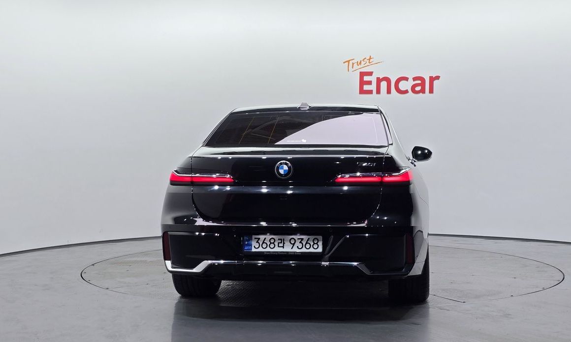 BMW 7-Series 2023