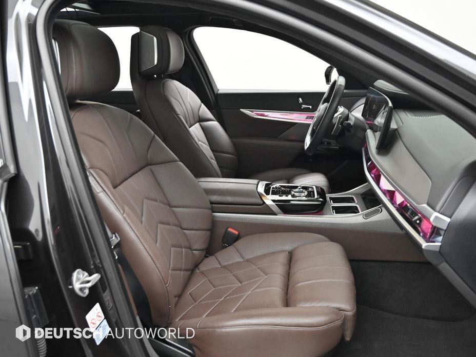 BMW 7-Series 2023