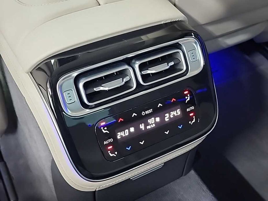 Mercedes-Benz S-Class 2023